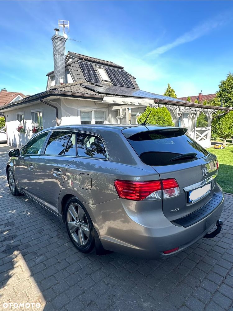 Toyota Avensis 1.8 Comfort - 4