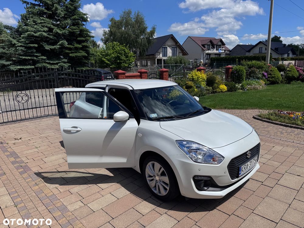 Suzuki Swift 1.2 Premium Plus - 2