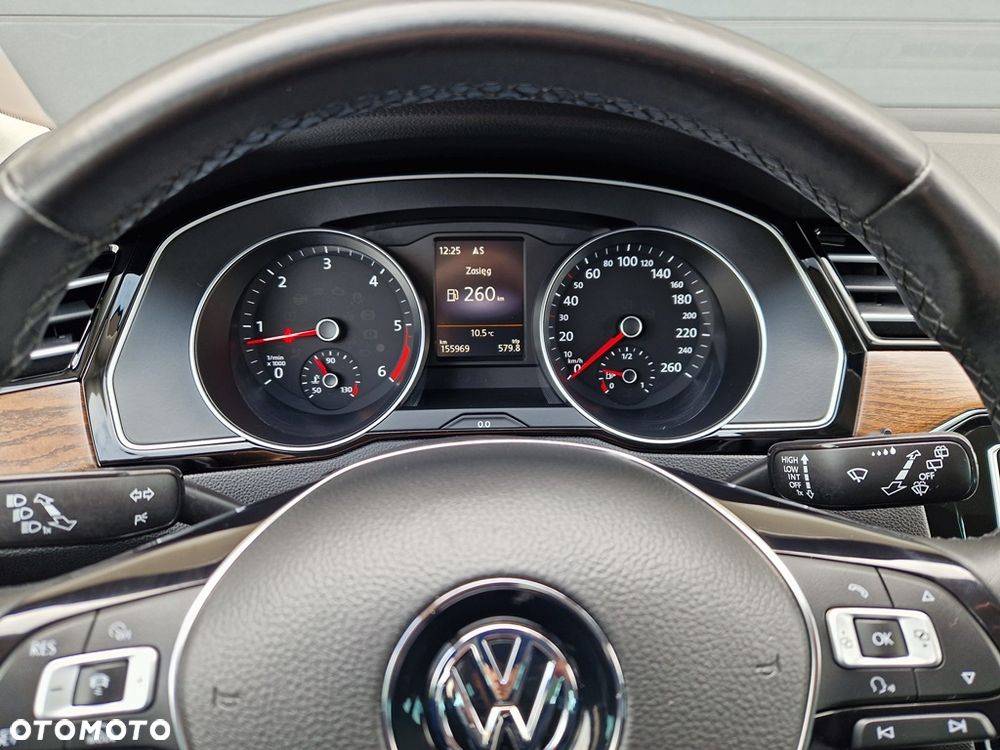 Volkswagen Passat 2.0 TDI (BlueMotion Technology) Highline - 25