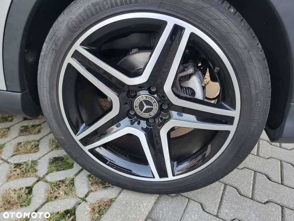 Mercedes-Benz GLA 220 d AMG Line - 11