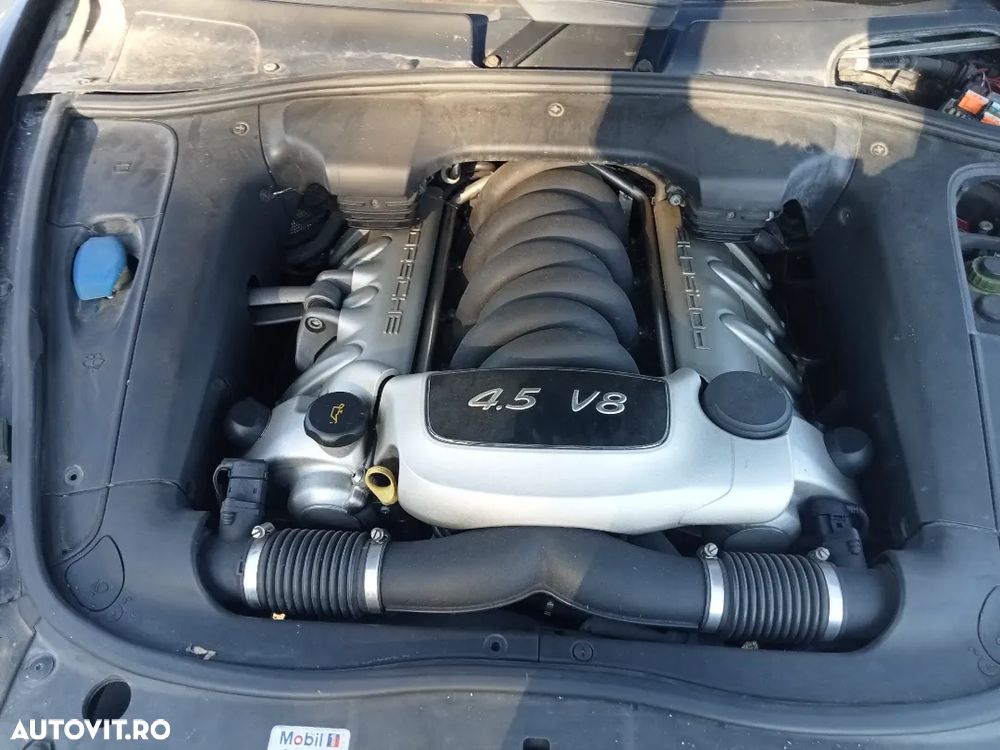 Dezmembrez  Porsche Cayenne 4.5V ,an 2004 - 7