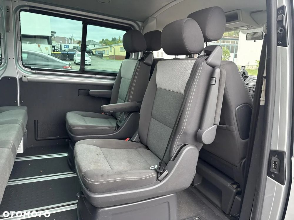 Volkswagen Multivan - 21