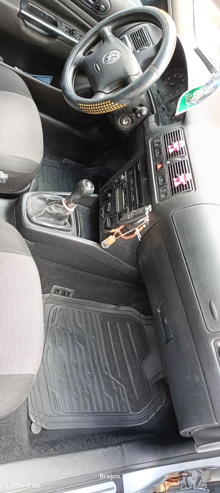 Volkswagen Golf - 4