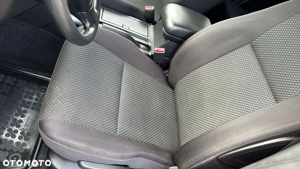 Suzuki Grand Vitara 1.9 DDiS Comfort DPF - 14