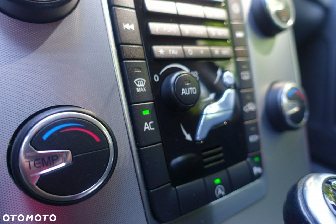 Volvo XC 60 - 30