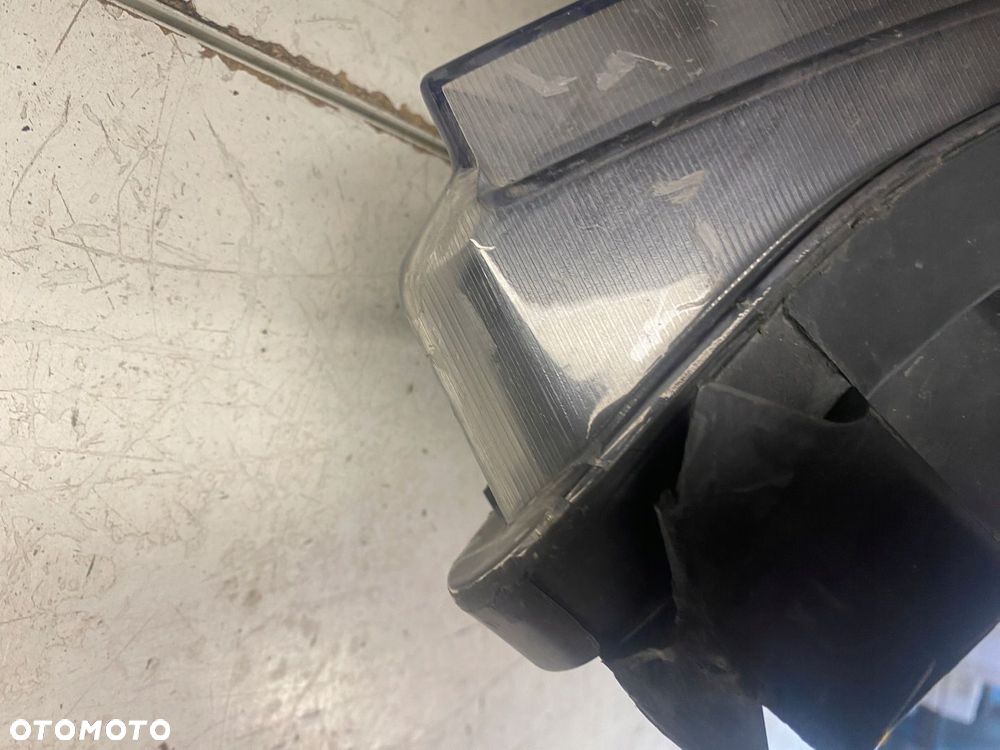TOYOTA HILUX LAMPA PRAWY LEWY PRZÓD KOMPLET - 14