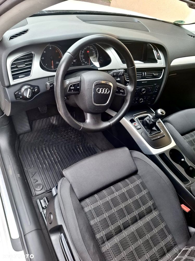 Audi A4 - 12