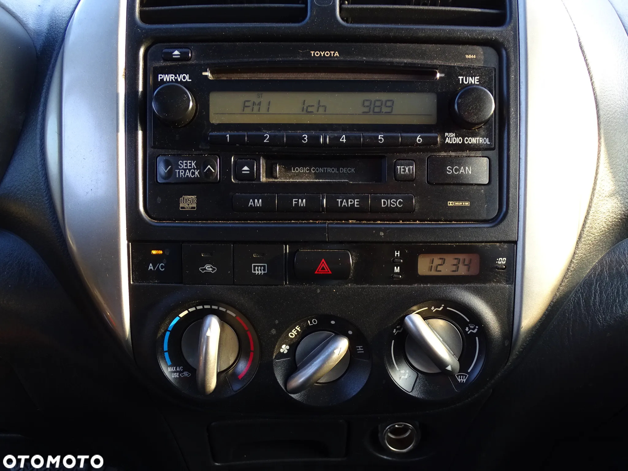 Toyota RAV4 - 29