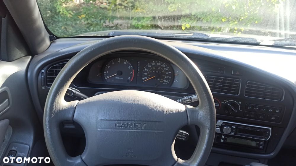 Toyota Camry 3.0 V6 LE - 15