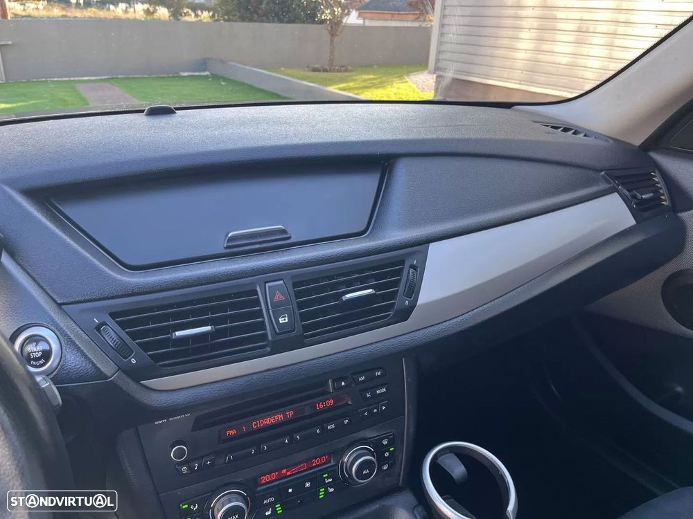 BMW X1 18 d sDrive Line Sport - 30