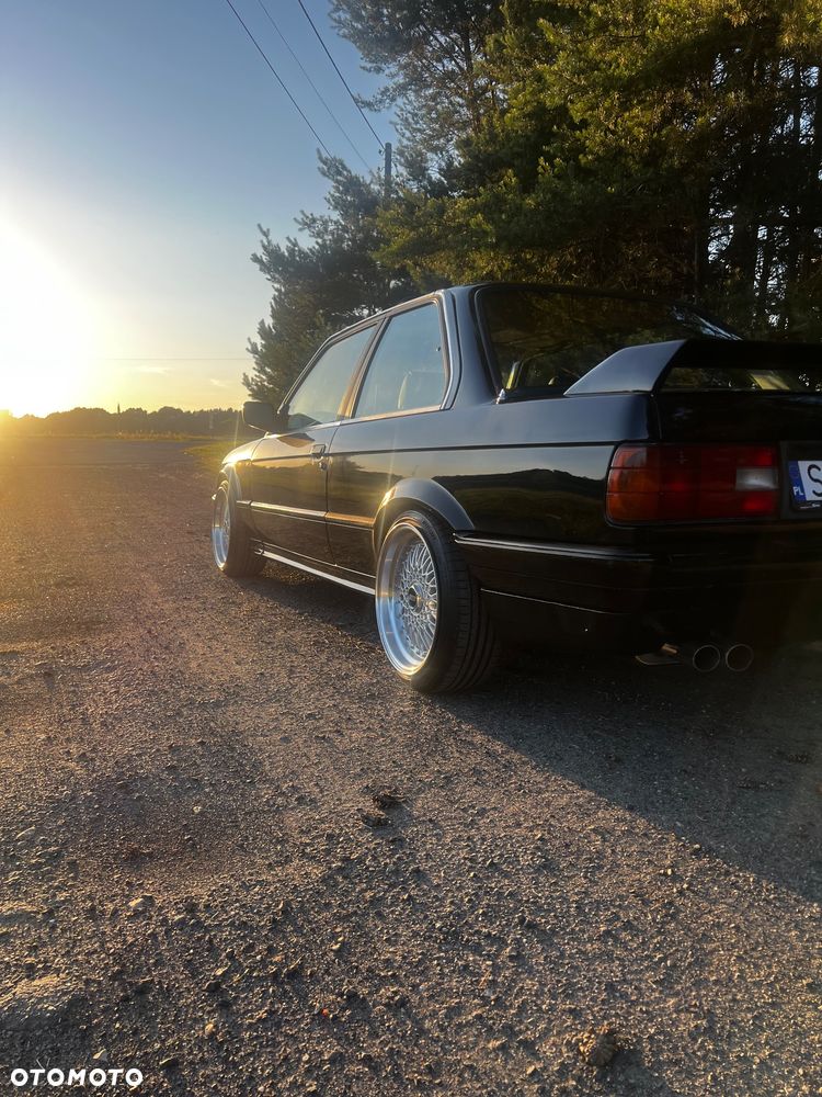 BMW Seria 3 318is - 5