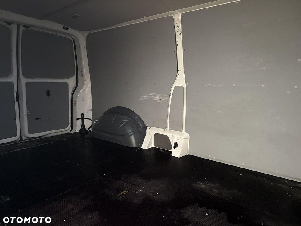 Volkswagen Transporter - 18
