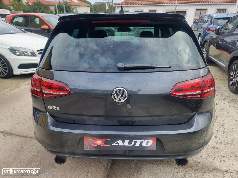 VW Golf - 6