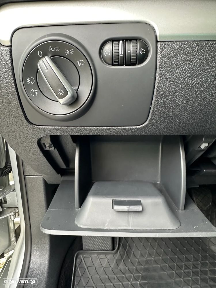 VW Golf 2.0 TDi BlueMotion Edition - 23