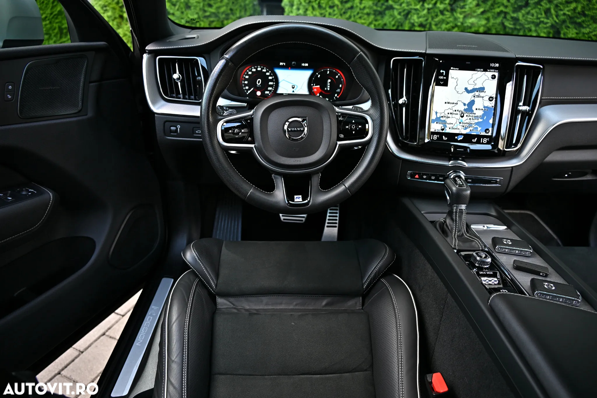 Volvo XC 60 D5 AWD Geartronic RDesign - 22