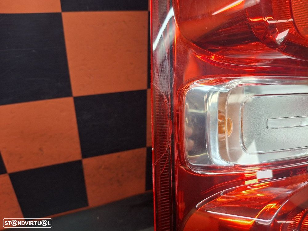 Farolim Stop Esquerdo Citroën Jumpy (V_) - 2