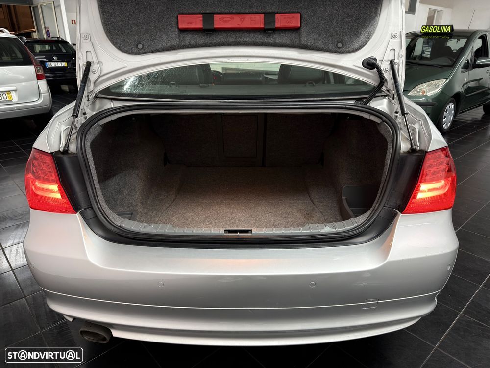 BMW 320 d Navi. Sport Auto - 10