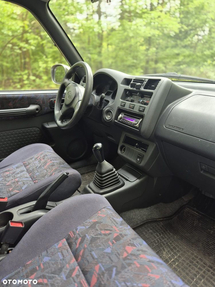 Toyota RAV4 2.0 - 6