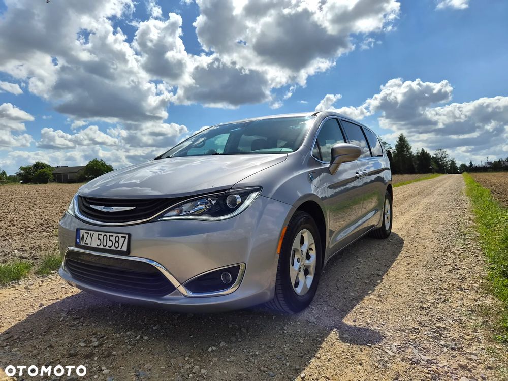 Chrysler Pacifica - 3
