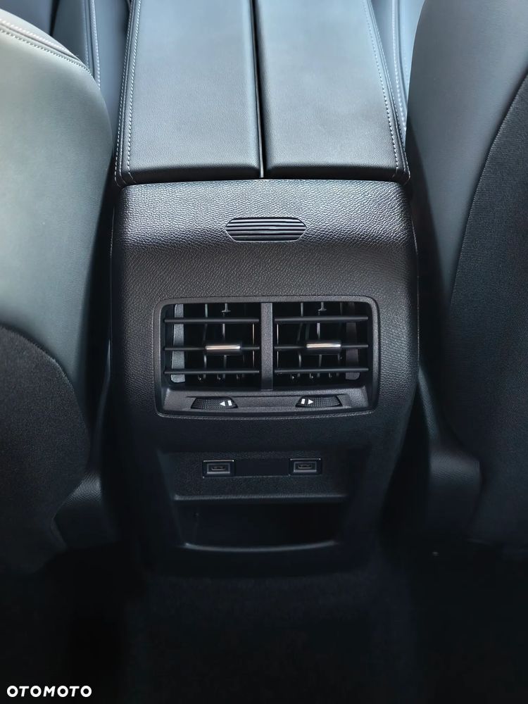 Peugeot 308 1.2 mHEV Allure S&S e-DCS6 - 26