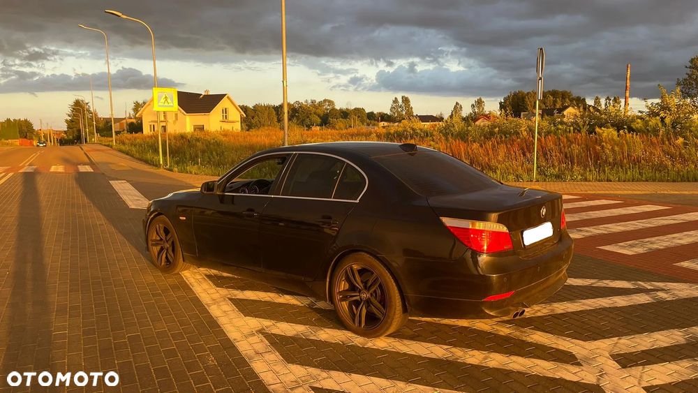 BMW Seria 5 520i - 10