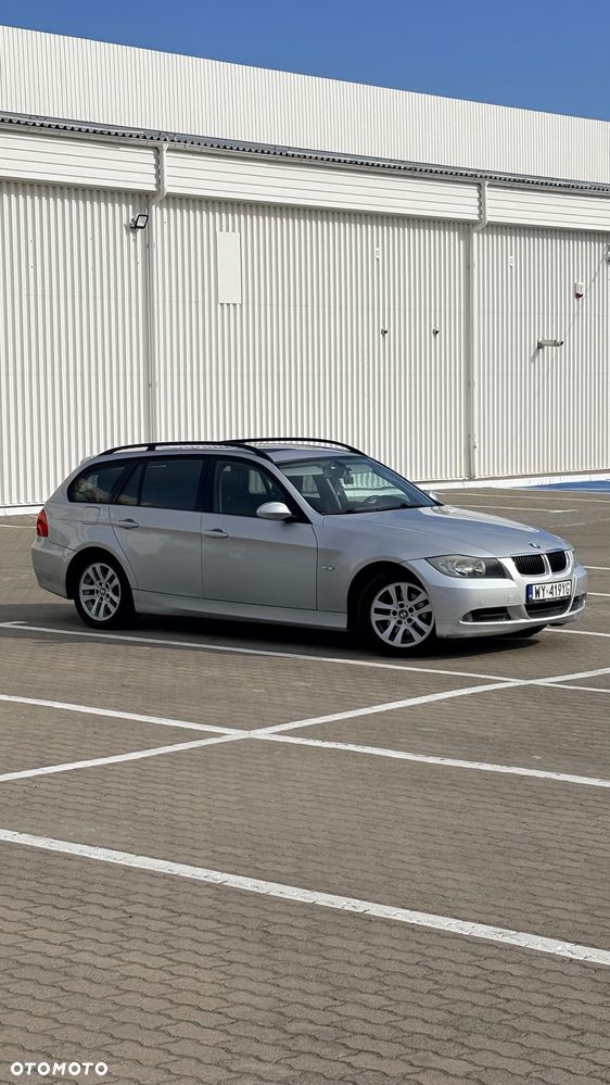 BMW Seria 3 318i - 1