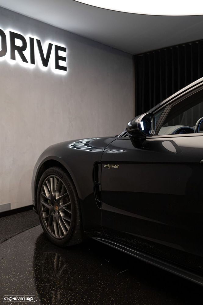 Porsche Panamera Sport Turismo 4 E-Hybrid Edition 10 Anos - 52