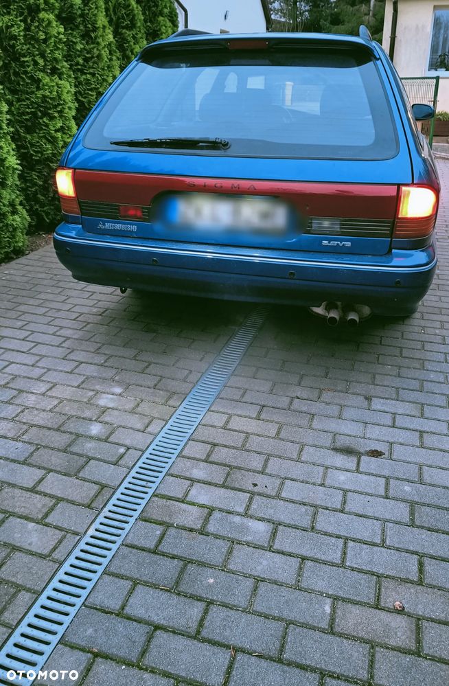 Mitsubishi Sigma - 3