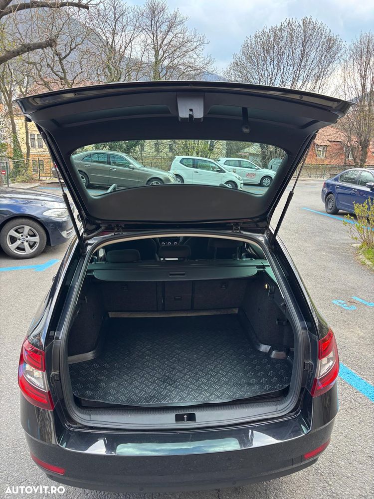 Skoda Octavia 1.6 TDI DSG Ambition - 10