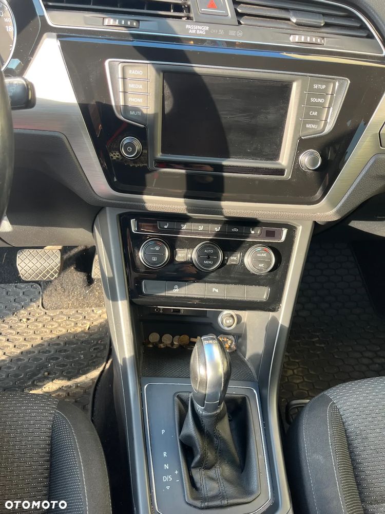 Volkswagen Touran - 5