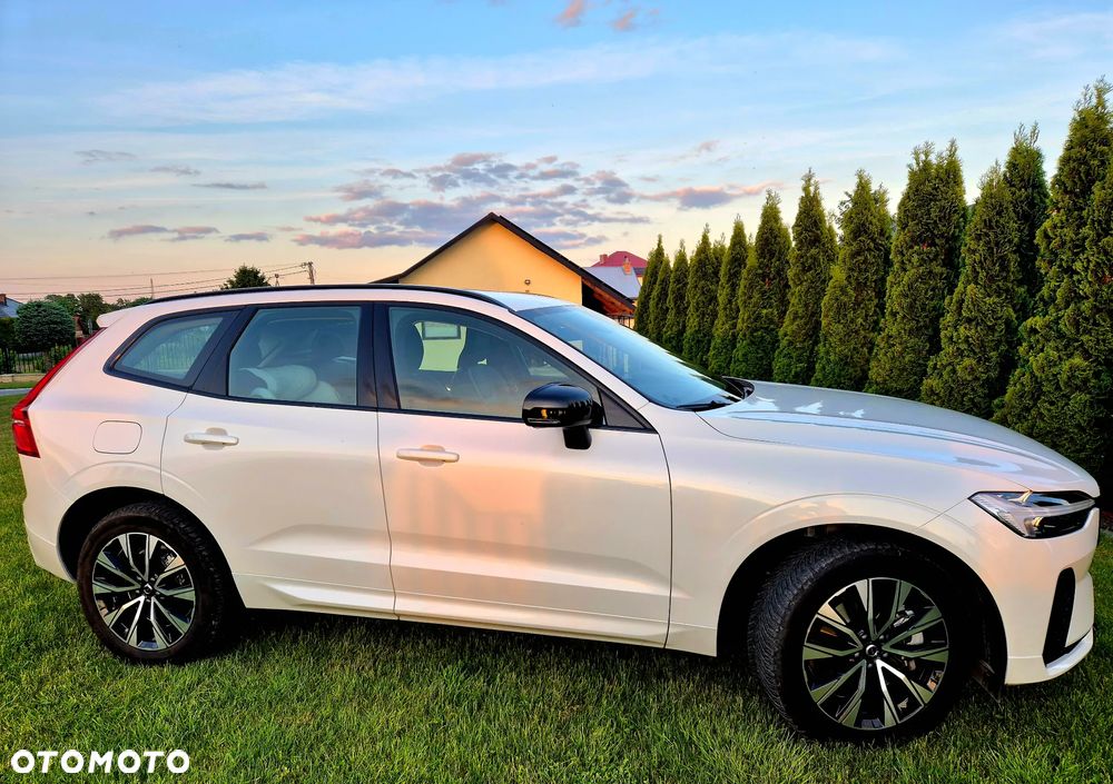 Volvo XC 60 B4 B Plus Dark - 2