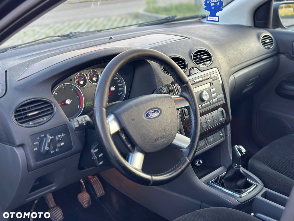 Ford Focus 1.6 TDCi Ghia - 8