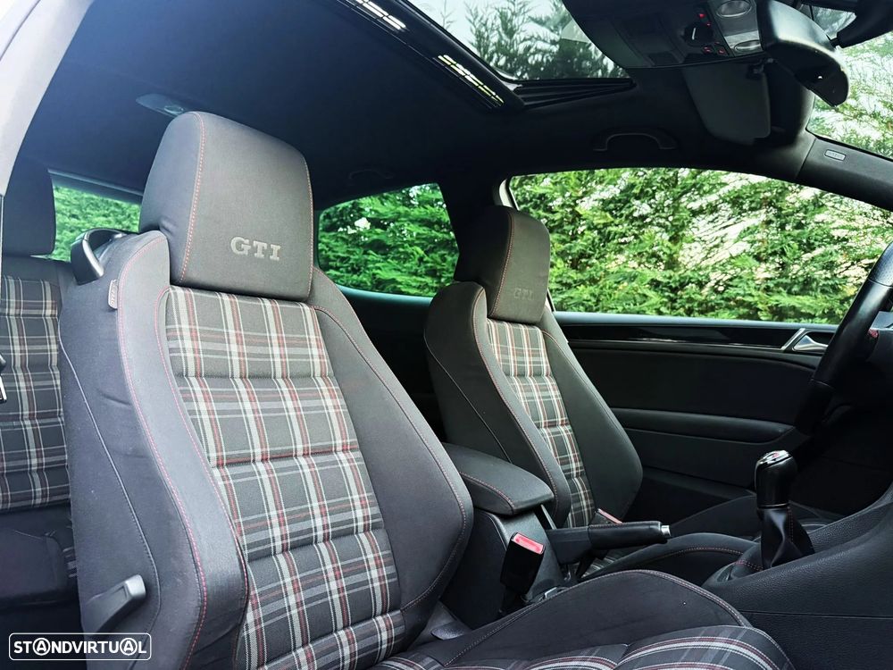 VW Golf 2.0 GTi - 15