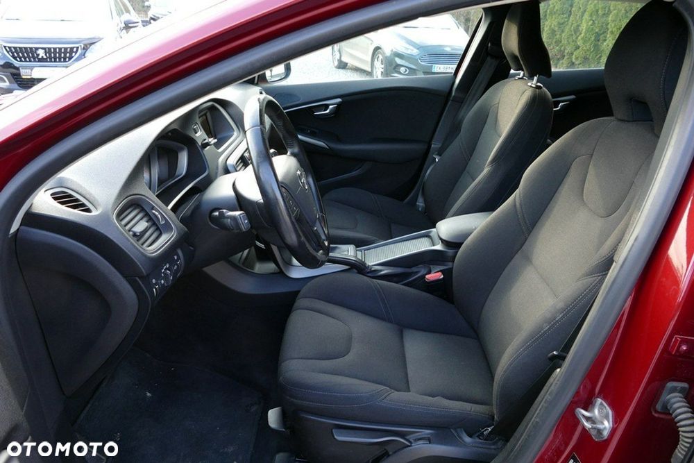 Volvo V40 Cross Country - 19