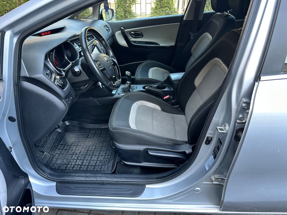 Kia Ceed - 16