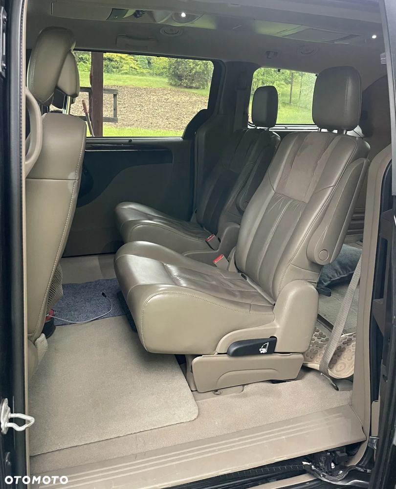 Chrysler Town & Country 3.6 Limited - 9