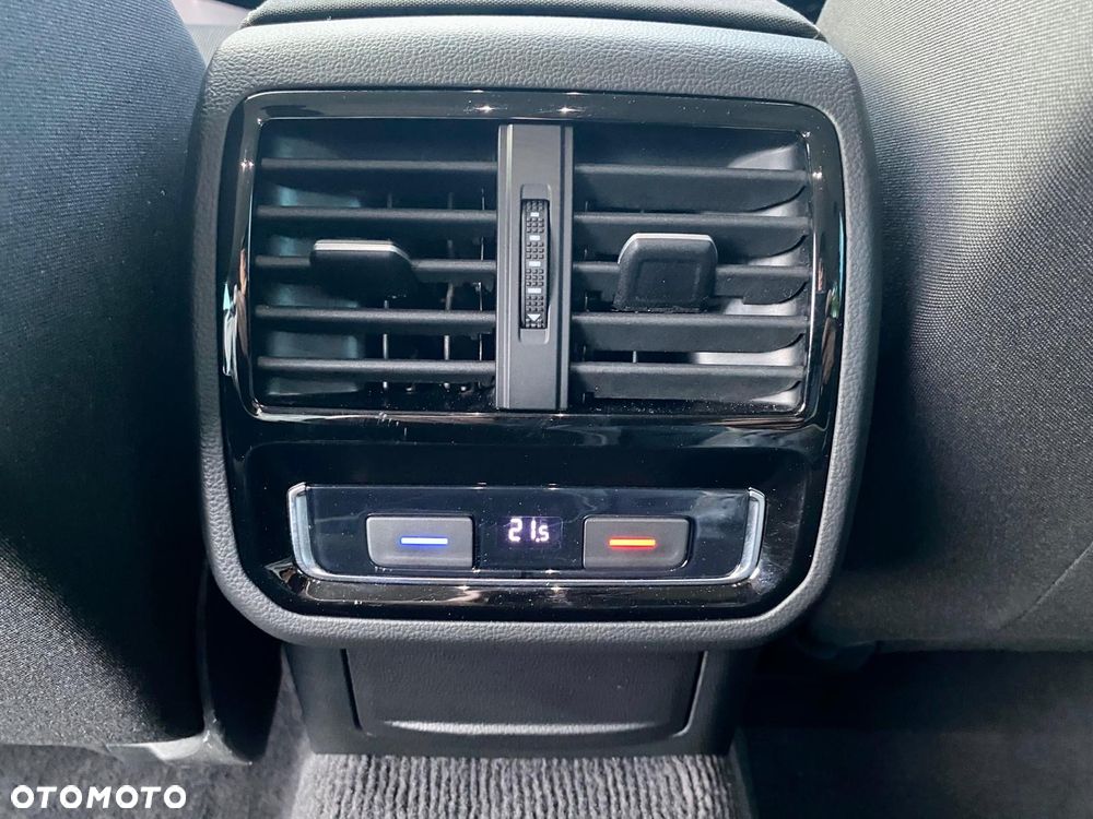 Volkswagen Passat 1.5 TSI OPF DSG Highline - 29