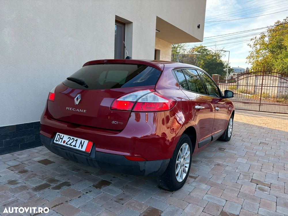 Renault Megane dCi 110 FAP EDC Paris - 4