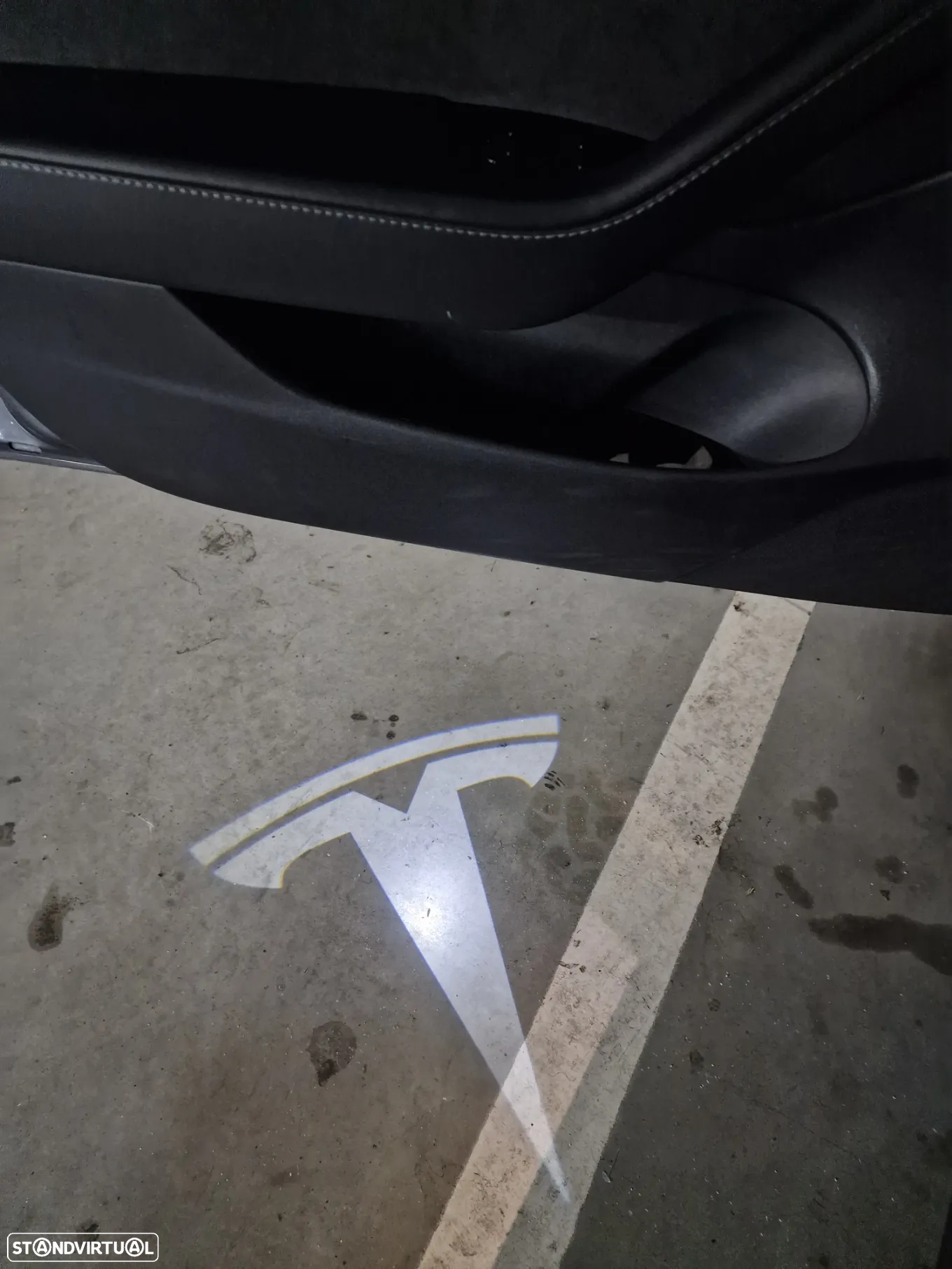 Tesla Model 3 - 24