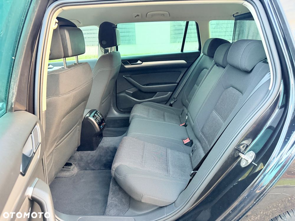 Volkswagen Passat - 6