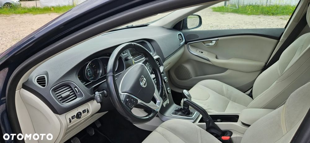 Volvo V40 T3 - 19
