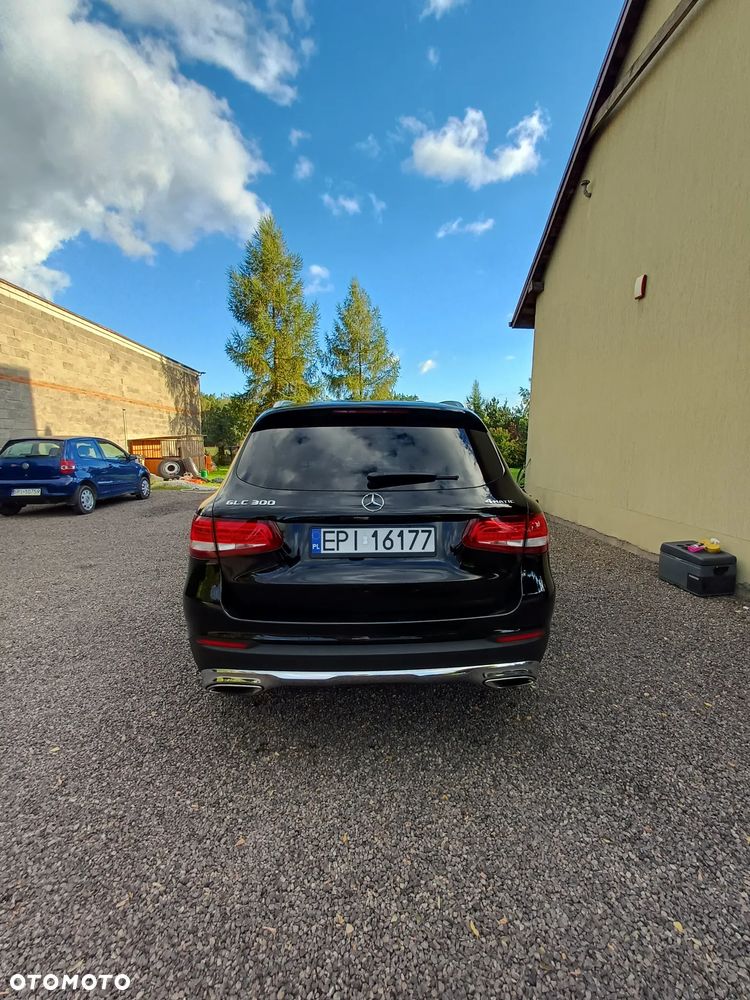 Mercedes-Benz GLC - 19