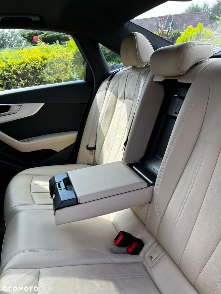 Audi A4 Limousine - 2