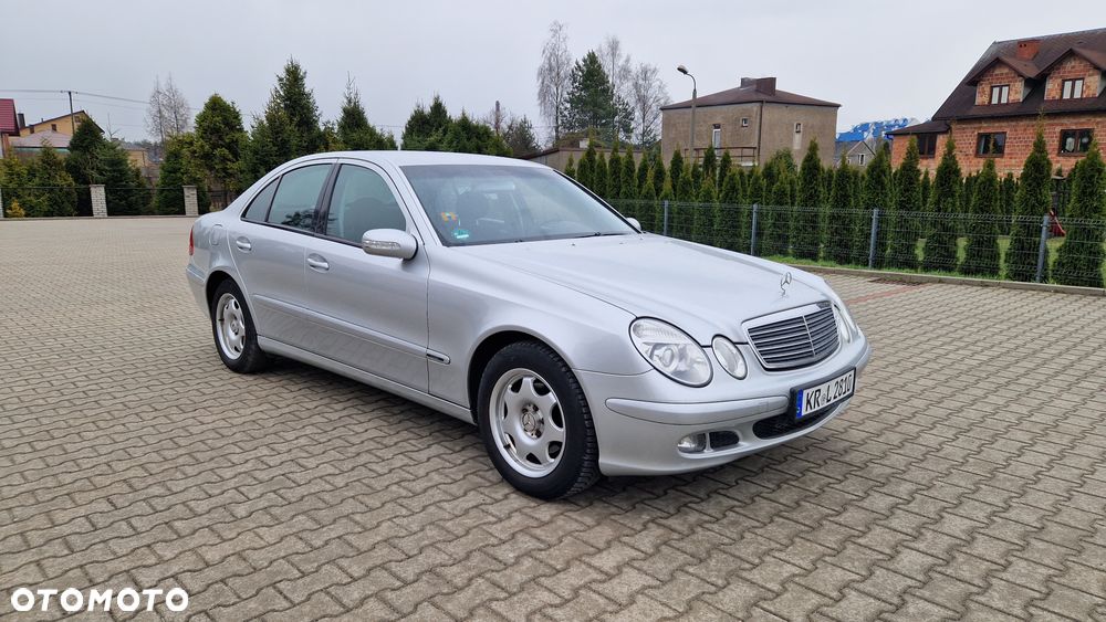 Mercedes-Benz Klasa E 200 Kompressor Automatik Classic - 39