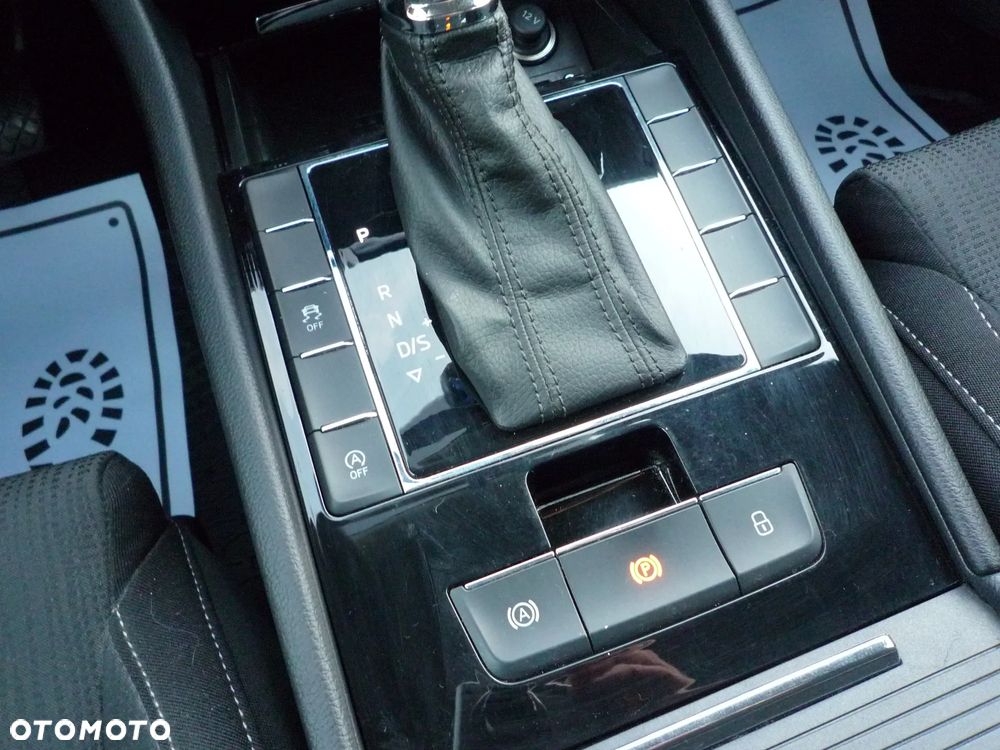 Skoda Superb Combi 2.0 TDI DSG Style - 28