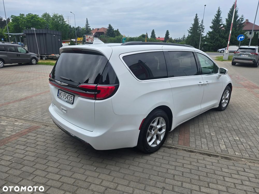 Chrysler Pacifica - 5