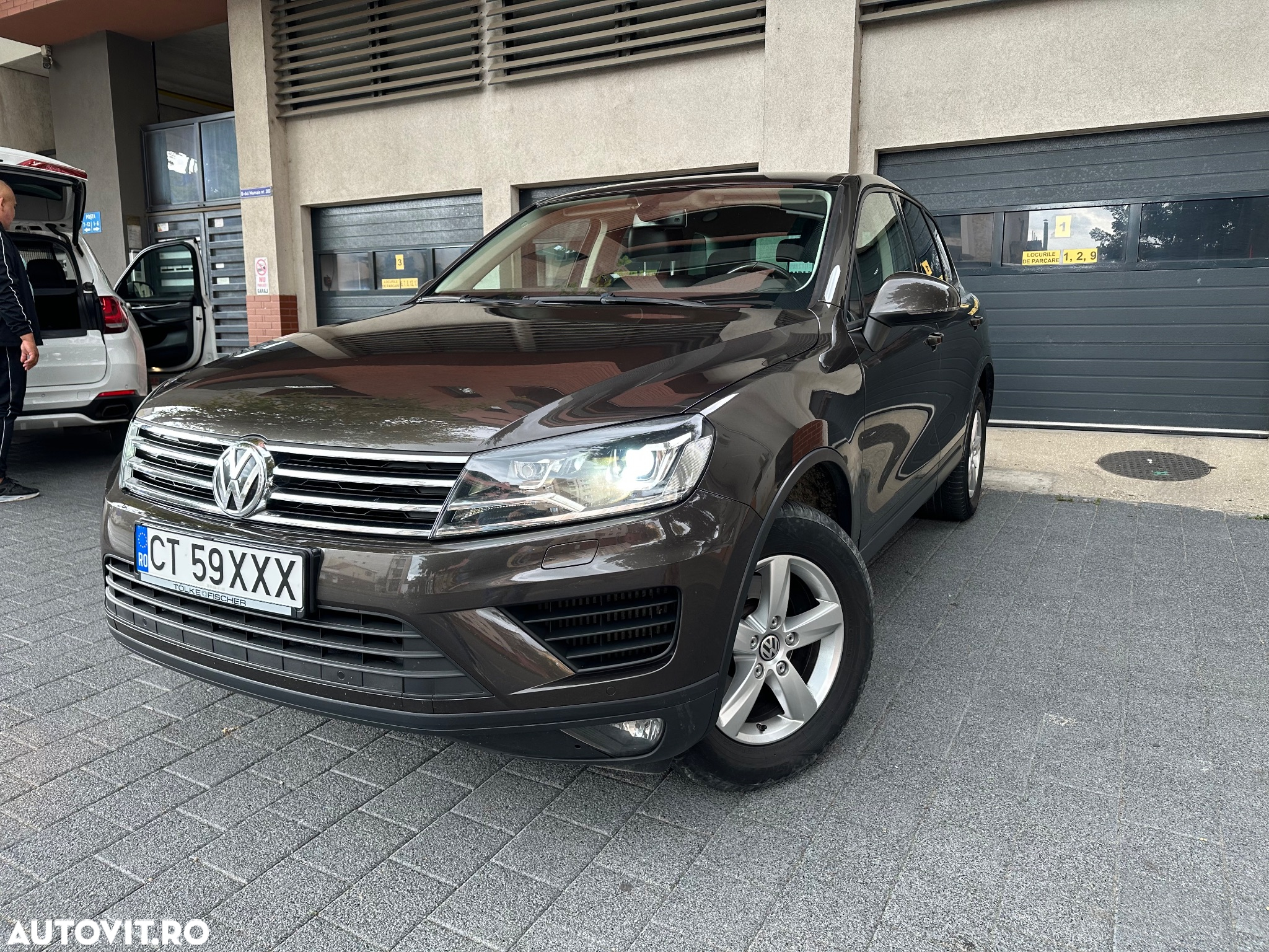 Volkswagen Golf - 2
