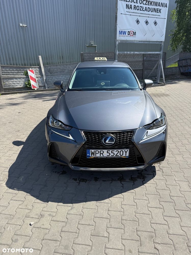 Lexus IS - 1