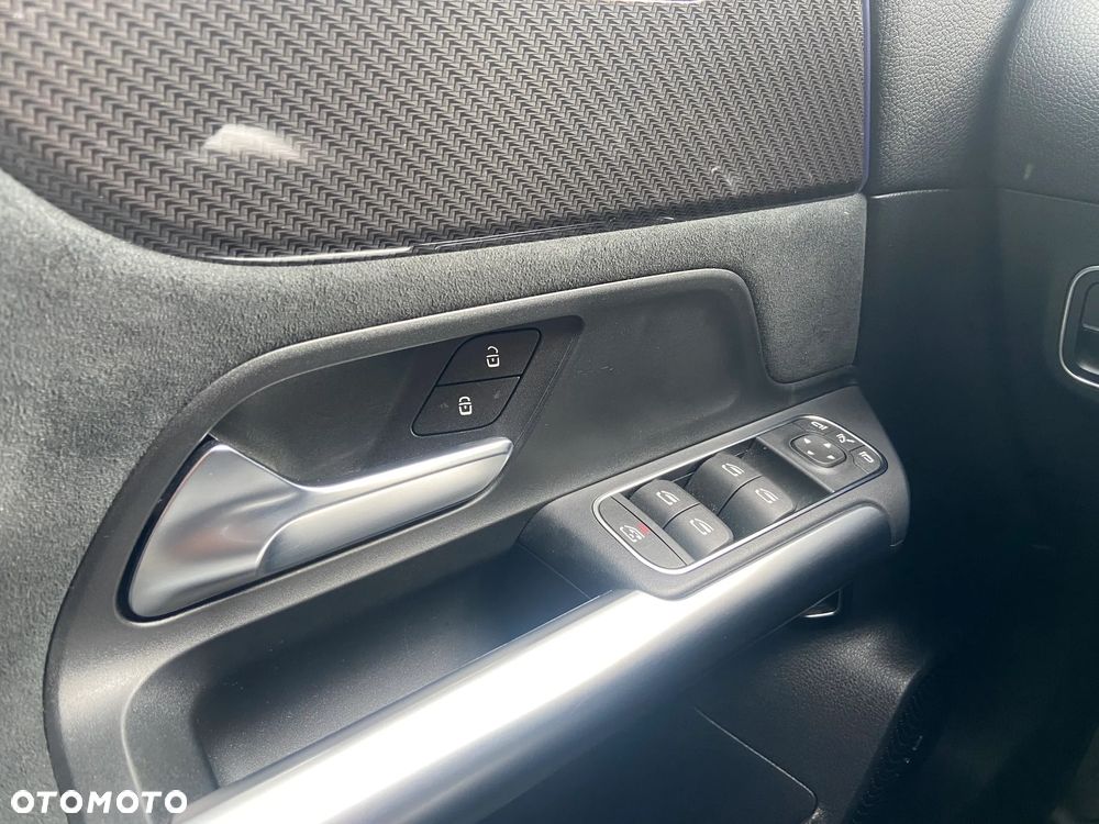 Mercedes-Benz GLA 200 mHEV AMG Line 7G-DCT - 17