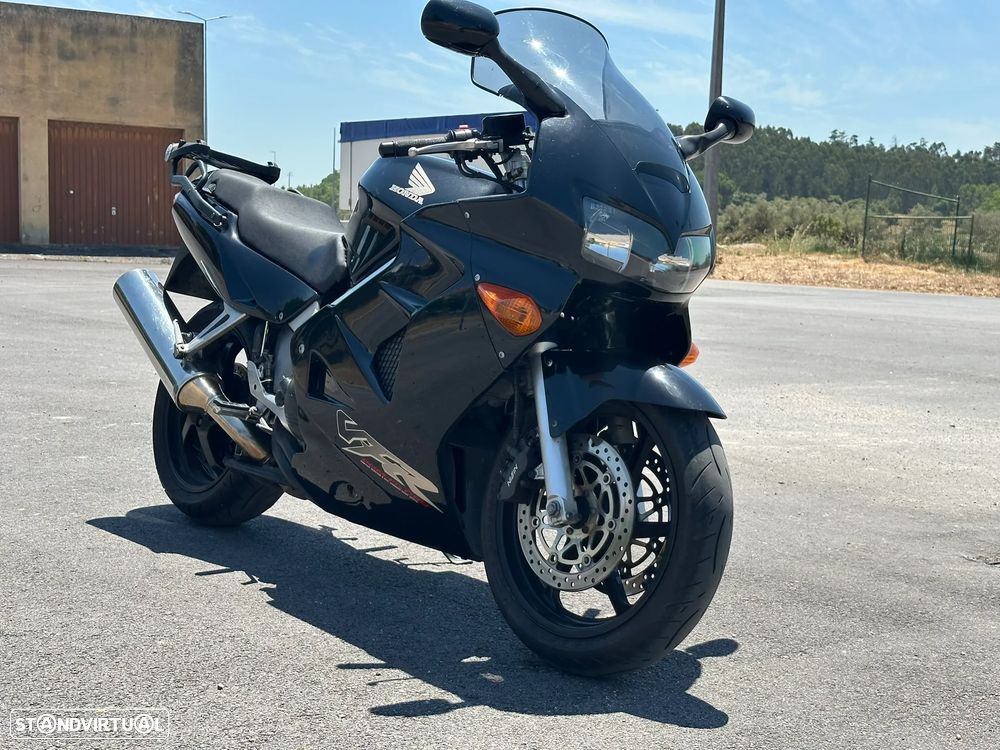 Honda VFR FI - 1